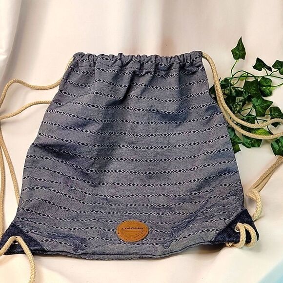 Dakine. Drawstring Backpack. OSFA. EUC - Picture 6 of 10